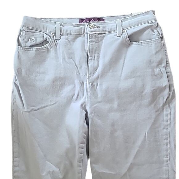 Excellent Gloria Vanderbilt Amanda Classic Fit Jeans – Size 12P, Soft Gray Denim - Picture 9 of 10